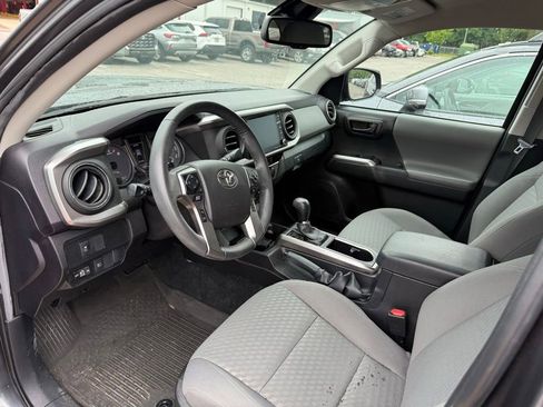 Used 2023 Toyota Tacoma SR5 AWD/4WD image 5