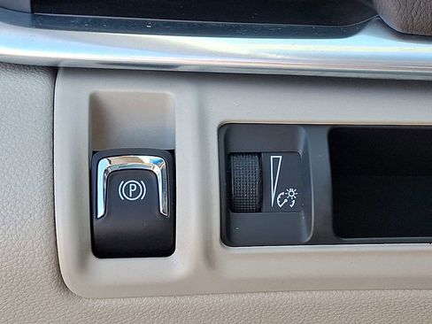 Used 2014 Cadillac XTS Luxury w/ Driver Awareness Package FWD image 25