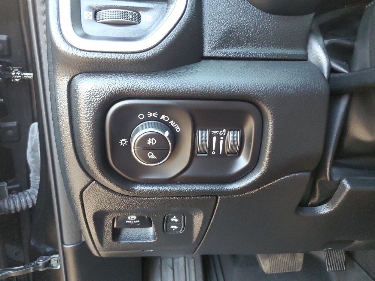 Used 2025 RAM 1500 Big Horn AWD/4WD image 29
