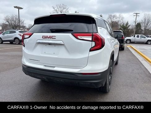 Used 2024 GMC Terrain SLE image 7