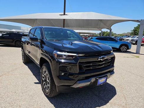 Used 2023 Chevrolet Colorado Z71 w/ Z71 Convenience Package 2 AWD/4WD image 2