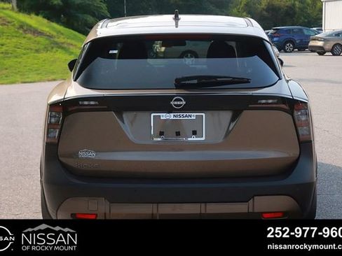 Certified 2025 Nissan Kicks SV FWD image 6