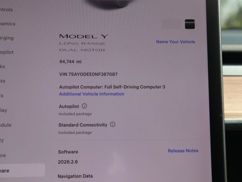 Used 2022 Tesla Model Y Long Range image 16