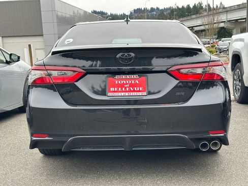 Used 2022 Toyota Camry SE w/ TRD Appearance Package (TMS) image 5