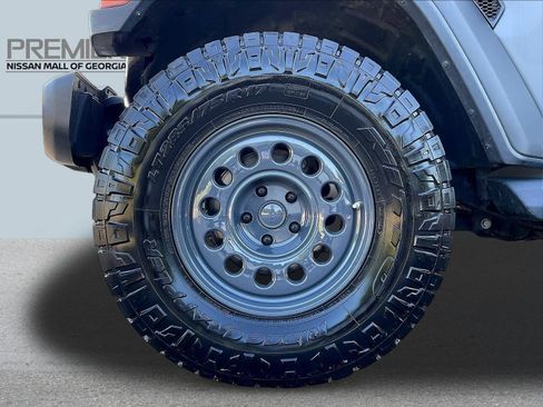 Used 2021 Jeep Gladiator Sport AWD/4WD image 35