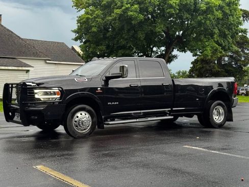 Used 2022 RAM 3500 Laramie RWD image 2