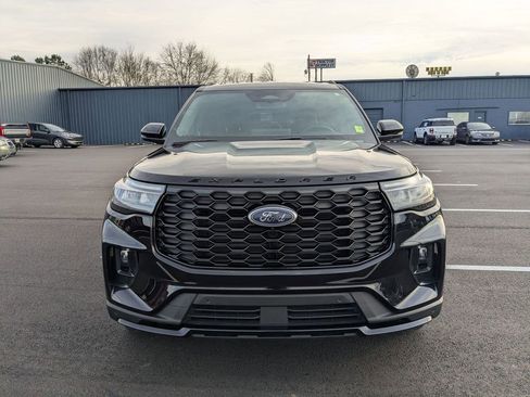 Certified 2025 Ford Explorer ST-Line w/ Premium Package image 3