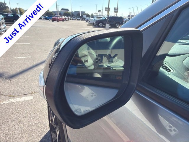 Used 2025 Chevrolet Traverse High Country FWD image 13