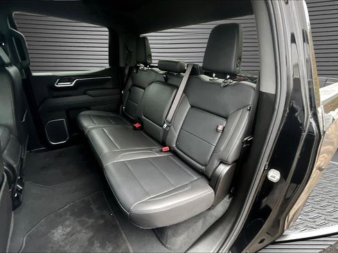 Used 2025 GMC Sierra 1500 SLT image 15