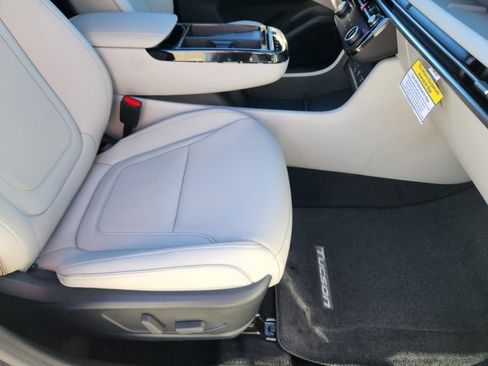 New 2026 Hyundai Tucson Limited image 17