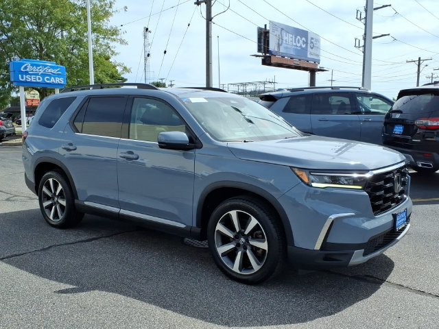 Certified 2024 Honda Pilot Touring image 3