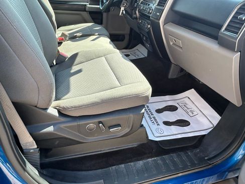 Used 2018 Ford F150 XLT w/ Equipment Group 302A Luxury AWD/4WD image 12