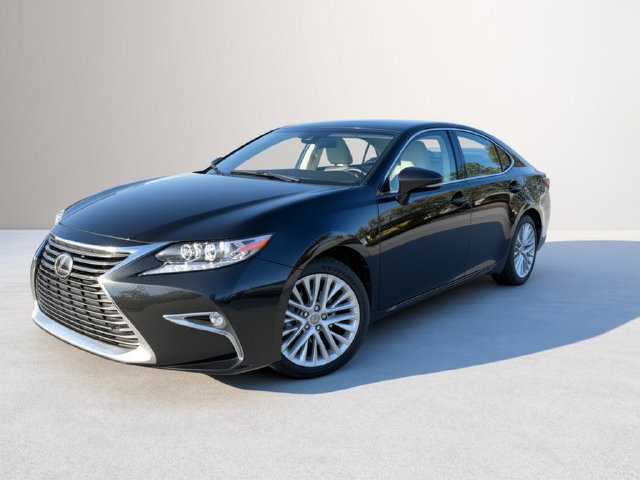 Used 2017 Lexus ES 350 w/ Ultra Luxury Package FWD 360° Tour