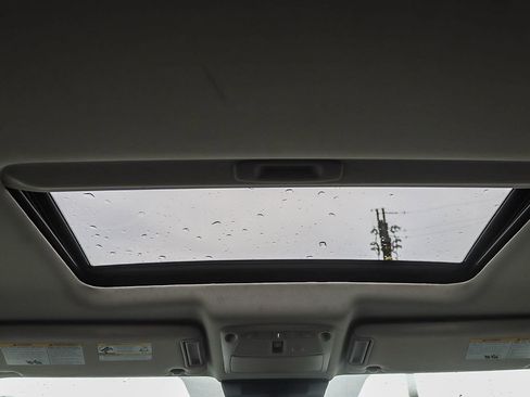 Used 2021 Nissan Armada SL w/ Captain's Chairs Package image 15