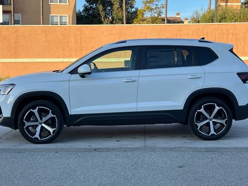 New 2026 Volkswagen Taos SEL AWD/4WD image 7