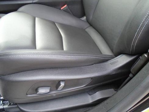 Used 2024 Cadillac XT5 Luxury w/ LPO, Floor Liner Package AWD/4WD image 18