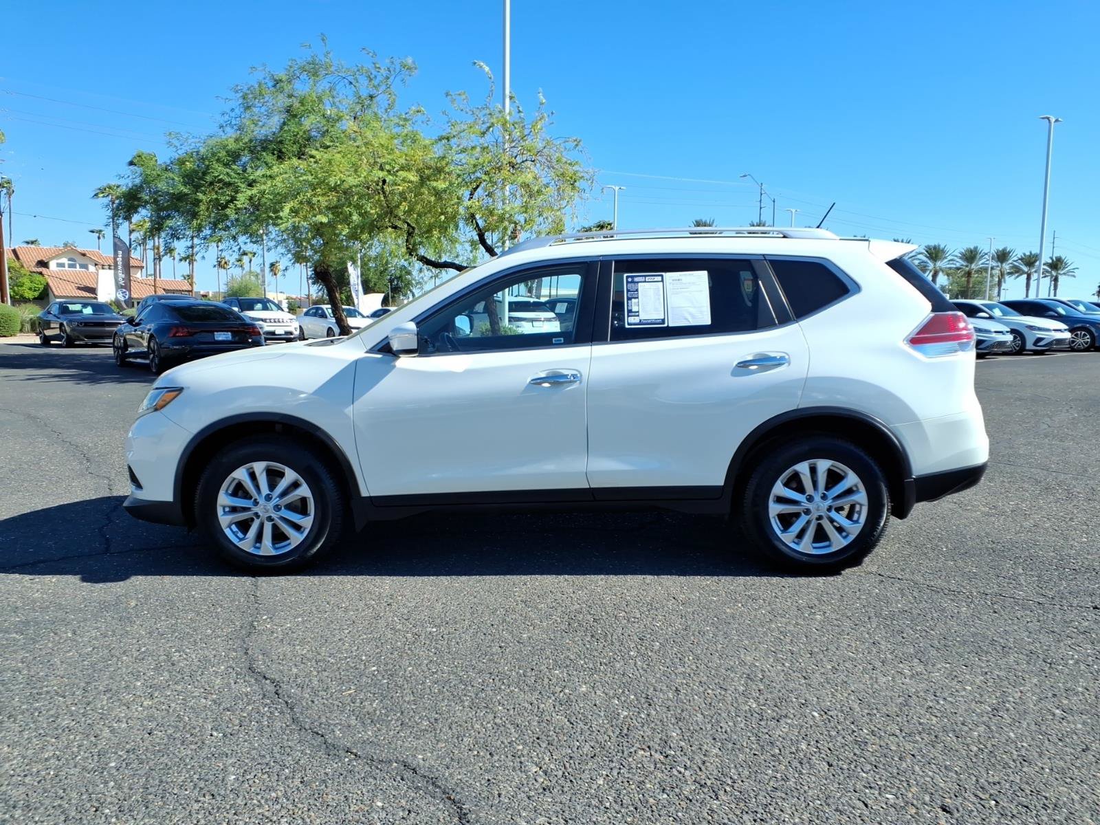 Used 2015 Nissan Rogue SV AWD/4WD image 7