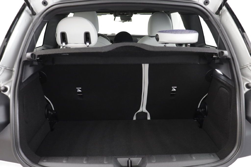 Certified 2026 MINI Cooper 2-Door Hardtop FWD image 15