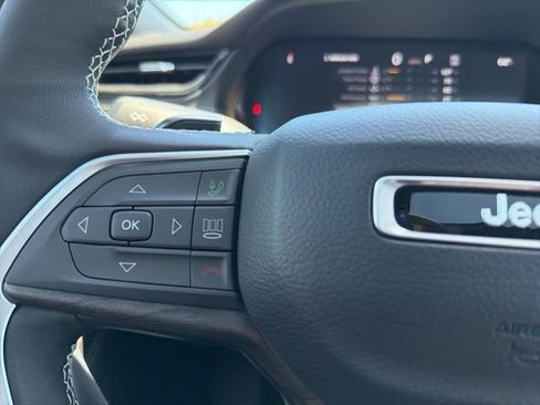 New 2026 Jeep Grand Cherokee Altitude AWD/4WD image 24