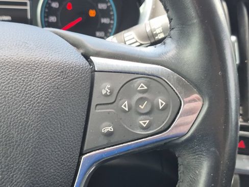 Used 2019 Chevrolet Traverse LT FWD image 12