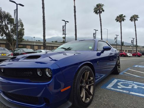 Used 2021 Dodge Challenger SRT Hellcat w/ Plus Package RWD image 2
