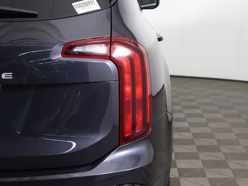 Used 2025 Kia Telluride S FWD image 17