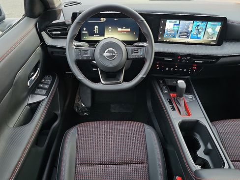 New 2026 Nissan Kicks SR w/ Cold Weather Package AWD/4WD image 8