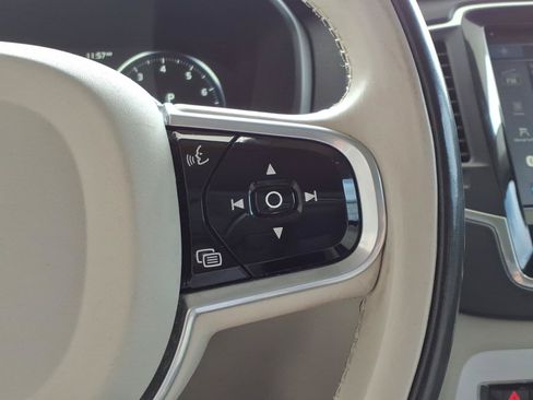 Used 2018 Volvo XC90 T6 Momentum w/ Convenience Package AWD/4WD image 13