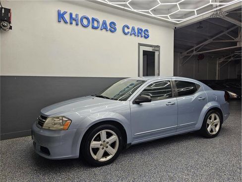 Used 2013 Dodge Avenger SE image 2