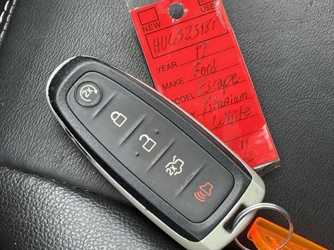 Used 2017 Ford Escape Titanium AWD/4WD image 39