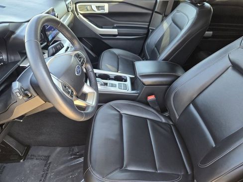 Used 2023 Ford Explorer XLT w/ Equipment Group 202A image 12