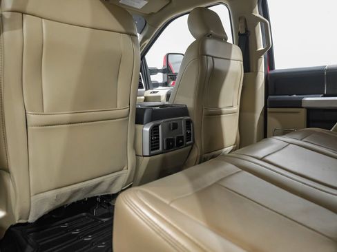 Used 2020 Ford F250 Lariat w/ Lariat Ultimate Package AWD/4WD image 39