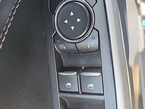 Used 2023 Ford Explorer XLT RWD image 19