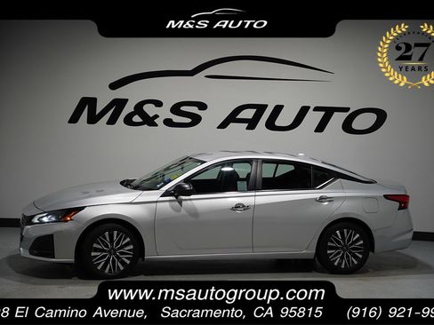 Used 2024 Nissan Altima 2.5 SV image 1