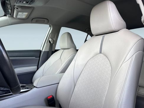 Used 2021 Toyota Camry XSE w/ Carpet Mat Package (TMS) image 22