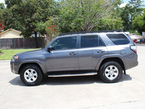 Used 2016 Toyota 4Runner SR5 RWD image 3