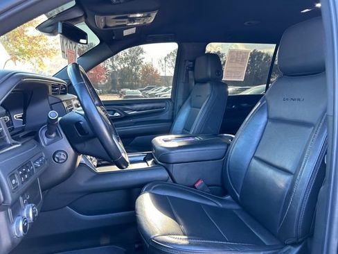 Used 2022 GMC Yukon XL Denali image 12