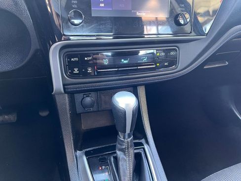 Used 2017 Toyota Corolla SE image 21