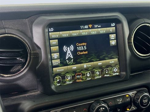 Used 2023 Jeep Gladiator Overland image 29