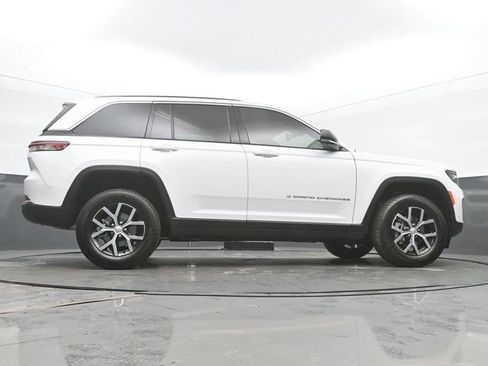 New 2025 Jeep Grand Cherokee Limited w/ Luxury Tech Group II AWD/4WD image 52