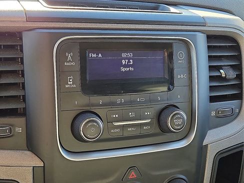 Used 2014 RAM 1500 4x4 Crew Cab w/ Exterior Appearance Group image 26