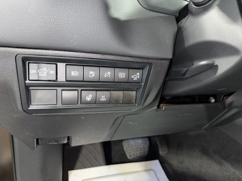 Used 2024 Toyota Tundra Limited AWD/4WD image 36