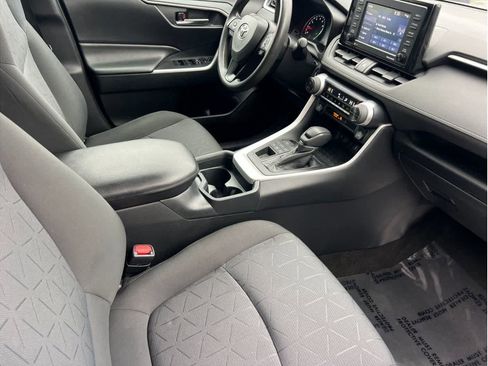 Used 2020 Toyota RAV4 XLE image 18