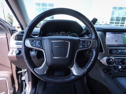 Used 2019 GMC Yukon Denali w/ Denali Ultimate Package AWD/4WD image 32