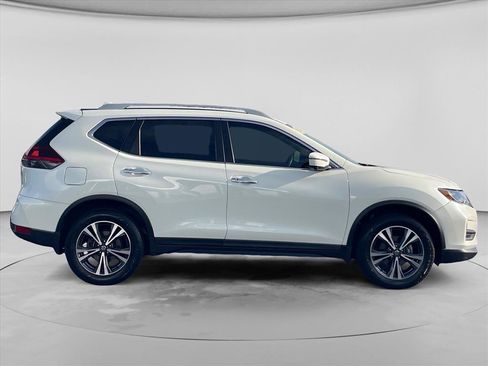 Used 2020 Nissan Rogue SV w/ Premium Package FWD image 8