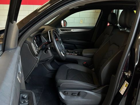 Used 2026 Volkswagen Atlas Cross Sport SE AWD/4WD image 10