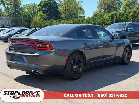 Used 2019 Dodge Charger SXT w/ Leather Interior Group RWD image 5