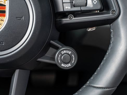 Certified 2026 Porsche Macan AWD/4WD image 28