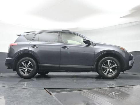Used 2018 Toyota RAV4 XLE AWD/4WD image 34