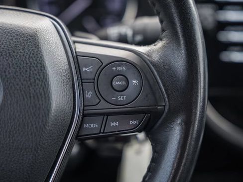 Used 2019 Toyota Camry SE FWD image 22